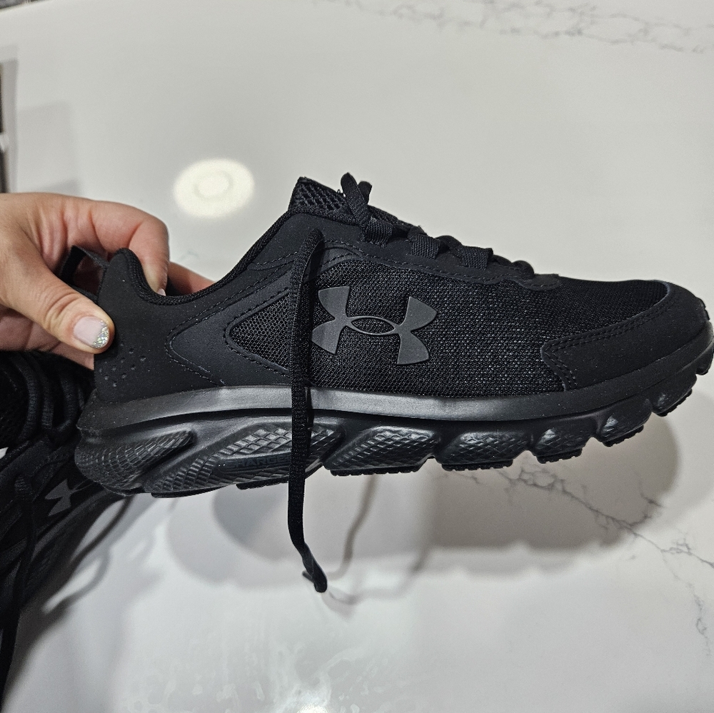 Womens under Armour running shoes